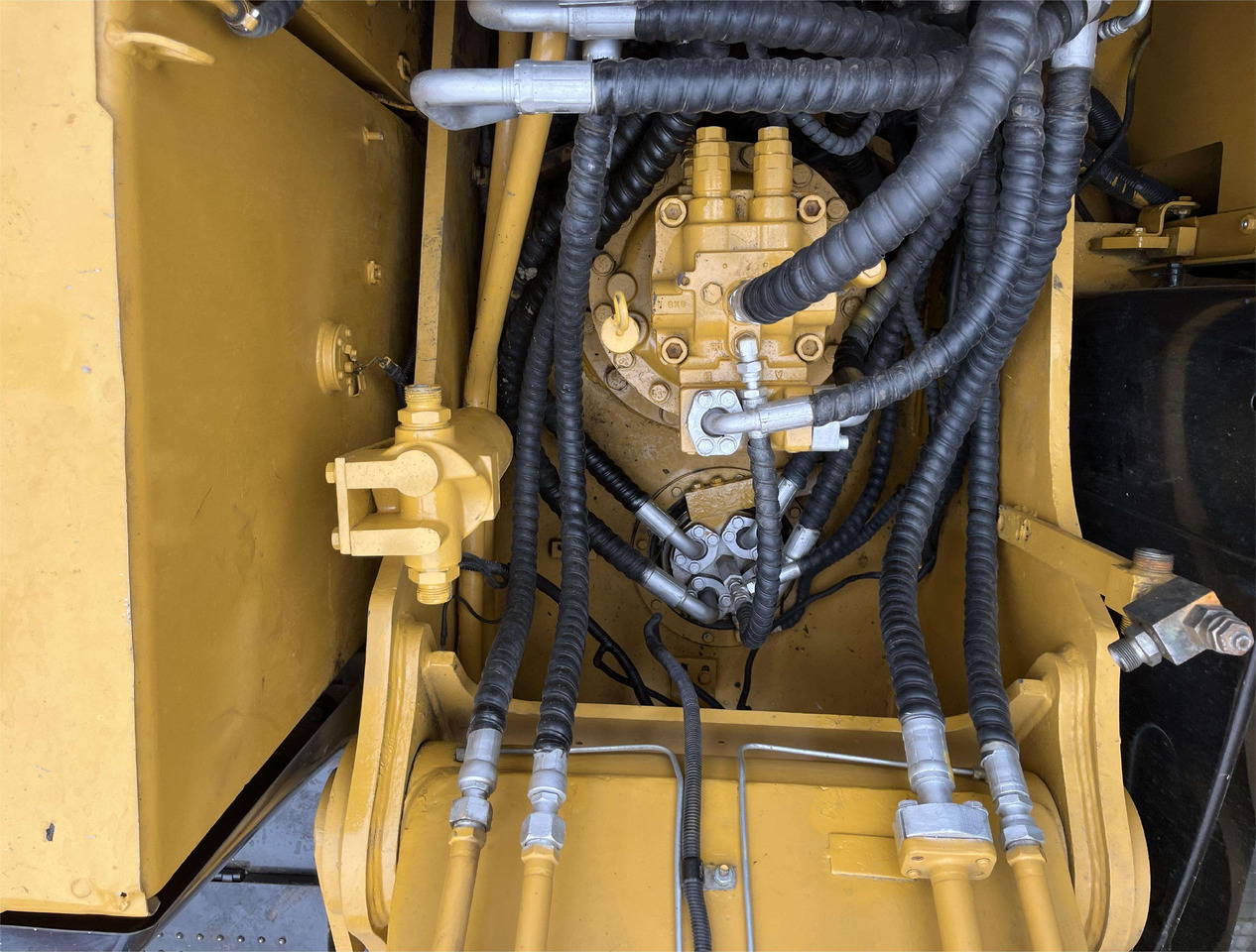Second Hand Cat Excavator CAT 320D Japan Used Construction Machine 20ton Excavator cat320d - Excavadora: foto 4 Second Hand Cat Excavator CAT 320D Japan Used Construction Machine 20ton Excavator cat320d - Excavadora: foto 4