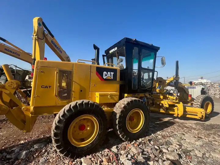 Second hand Caterpillar motor Grader CAT 140K for sale, used CAT 140G 140H 140K in good condition - Grader: foto 2 Second hand Caterpillar motor Grader CAT 140K for sale, used CAT 140G 140H 140K in good condition - Grader: foto 2