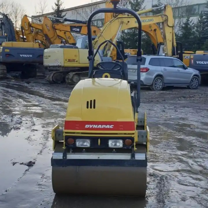 Small Compactor Dynapac Cc211, Cc1000 Mini Road Roller for Sale - Apisonadora de asfalto: foto 2 Small Compactor Dynapac Cc211, Cc1000 Mini Road Roller for Sale - Apisonadora de asfalto: foto 2