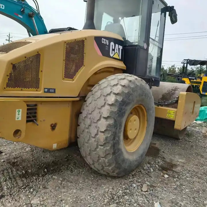 Used 18 ton Caterpillar Road Roller CAT CS76T Road Paving Machinery Soil Compactor made in USA - Apisonadora de asfalto: foto 1 Used 18 ton Caterpillar Road Roller CAT CS76T Road Paving Machinery Soil Compactor made in USA - Apisonadora de asfalto: foto 1
