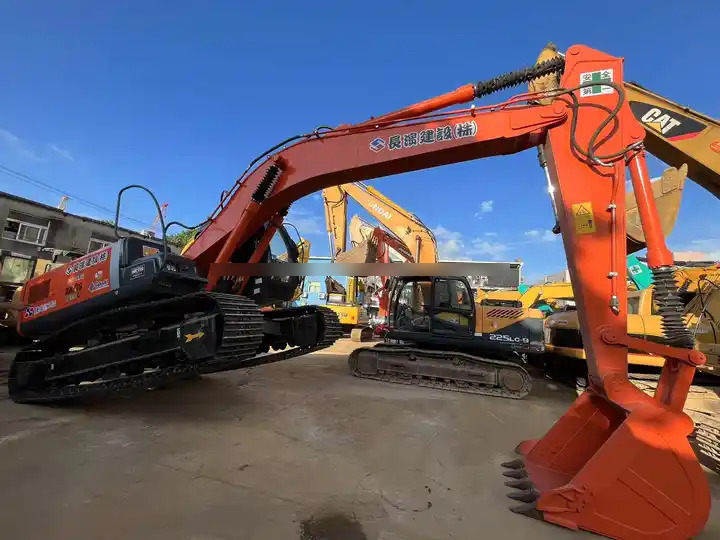 Used Japan Original Hitachi Excavator ZX200 ZX200-3G/ Second Hand 20 ton Excavator in stock for sale - Excavadora de cadenas: foto 3 Used Japan Original Hitachi Excavator ZX200 ZX200-3G/ Second Hand 20 ton Excavator in stock for sale - Excavadora de cadenas: foto 3