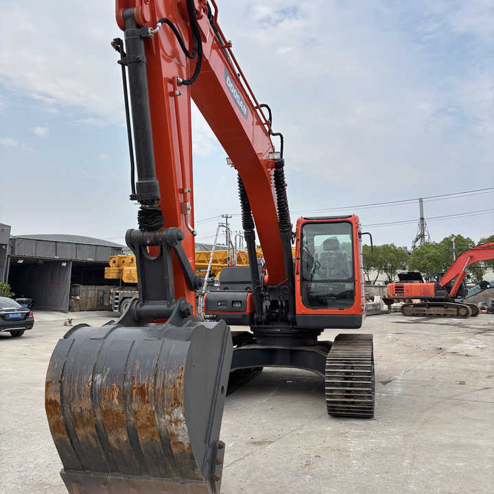 Used Original KoreaN Doosan DX225lca Excavator Doosan Excavators Engineering Machinery Doosan 22ton USED Excavadoras - Excavadora de cadenas: foto 1 Used Original KoreaN Doosan DX225lca Excavator Doosan Excavators Engineering Machinery Doosan 22ton USED Excavadoras - Excavadora de cadenas: foto 1