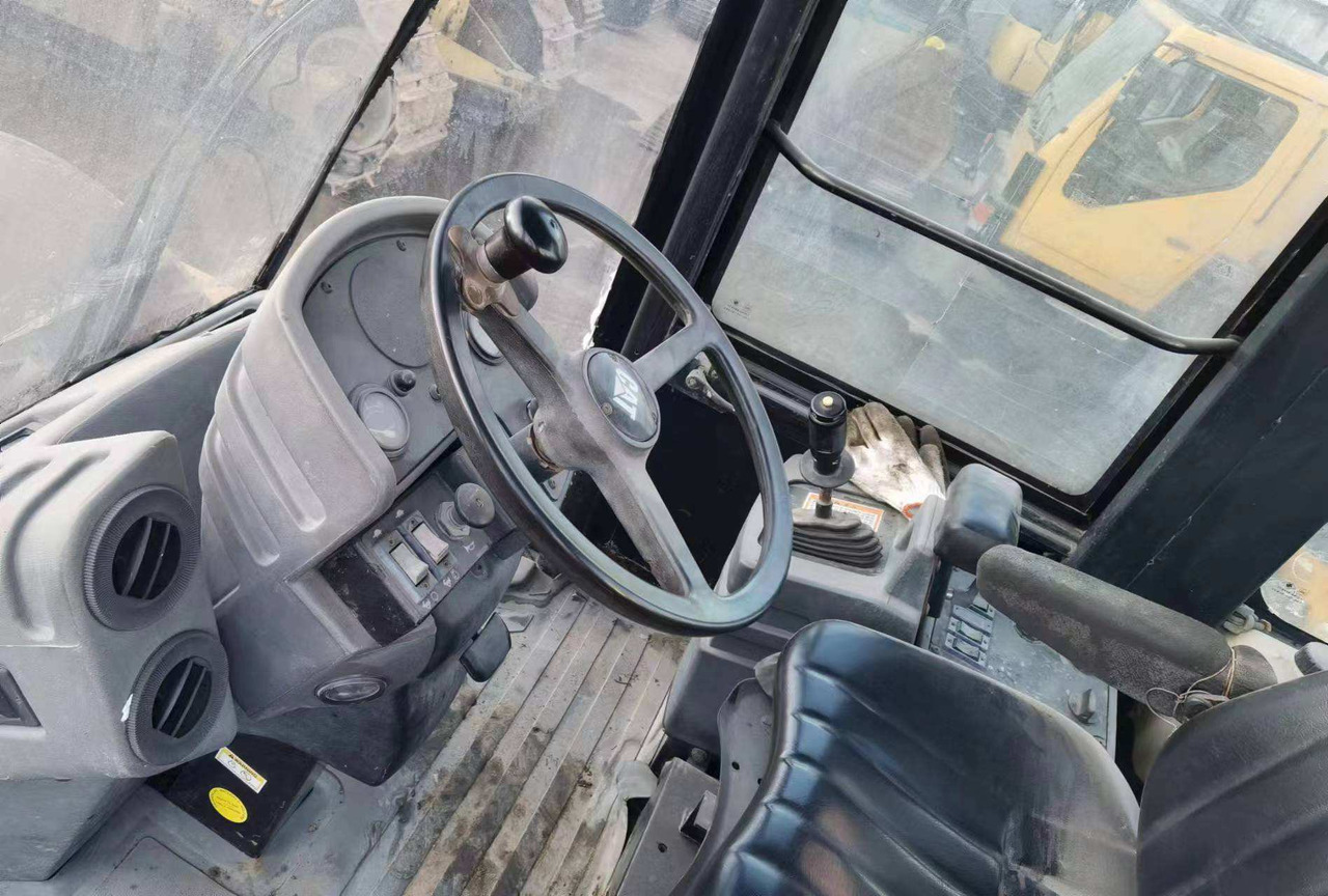 Used Road making machine CAT CS 683E roller - Apisonadora de asfalto: foto 2 Used Road making machine CAT CS 683E roller - Apisonadora de asfalto: foto 2