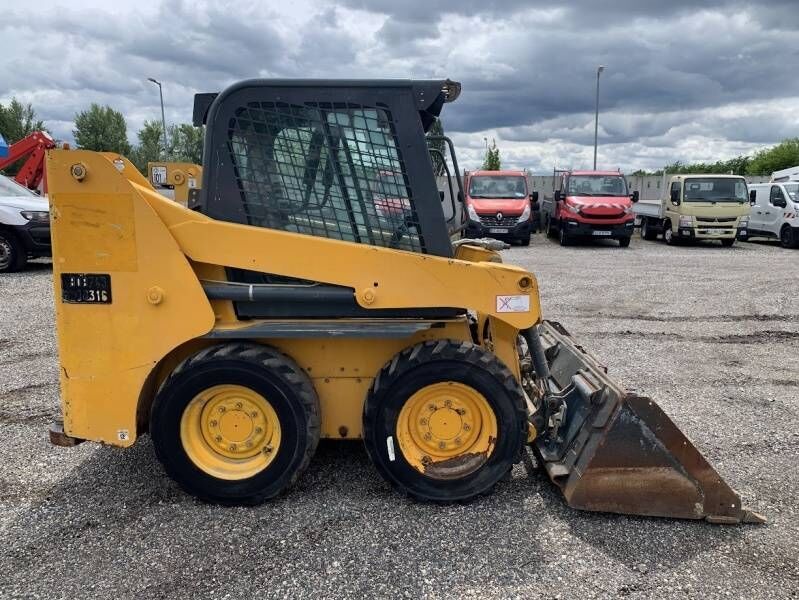 Gehl R 135 Gehl R 135 - Minicargadora: foto 4 Gehl R 135 Gehl R 135 - Minicargadora: foto 4