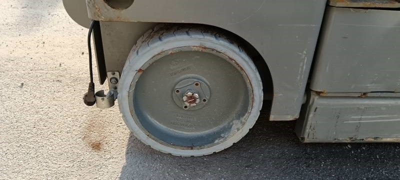 Leasing de Haulotte Compact 10 - 10m, electric  Haulotte Compact 10 - 10m, electric: foto 11