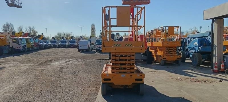 Haulotte Compact 14 - 14 m, electric - Plataforma de tijeras: foto 3 Haulotte Compact 14 - 14 m, electric - Plataforma de tijeras: foto 3