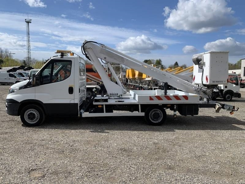 Iveco Daily Multitel 160 ALU DS - 16m - Camión con plataforma elevadora: foto 5 Iveco Daily Multitel 160 ALU DS - 16m - Camión con plataforma elevadora: foto 5