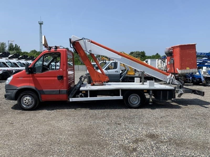 Iveco Daily Multitel 160 ALU DS - 16m - Camión con plataforma elevadora: foto 5 Iveco Daily Multitel 160 ALU DS - 16m - Camión con plataforma elevadora: foto 5