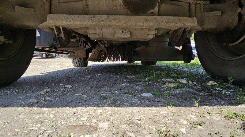 Mfh 5500 sweeper - with air conditionier - Barredora vial: foto 5 Mfh 5500 sweeper - with air conditionier - Barredora vial: foto 5