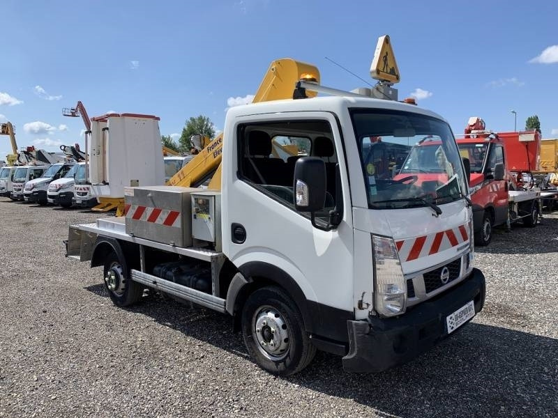 Nissan Cabstar France Elevateur Topy 11 - 11 m - Camión con plataforma elevadora: foto 1 Nissan Cabstar France Elevateur Topy 11 - 11 m - Camión con plataforma elevadora: foto 1