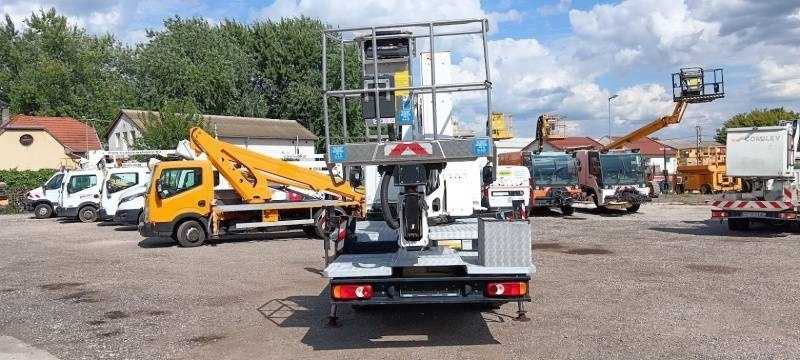Camión con plataforma elevadora Nissan Cabstar Oil&Steel Snake 2413 Plus - 23,5m - 250 kg: foto 8