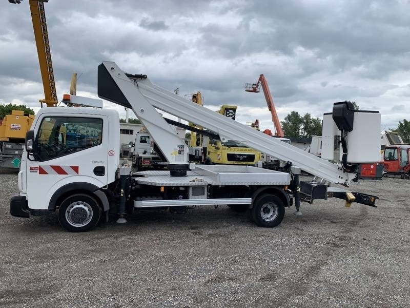 Renault Maxity ISOLI VT60NE - 20m, 250kg - Camión con plataforma elevadora: foto 5 Renault Maxity ISOLI VT60NE - 20m, 250kg - Camión con plataforma elevadora: foto 5