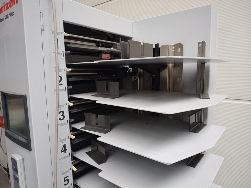 Horizon VAC-100 c | collator | 10 stations | 2008 | 33.2 mio - Máquina de impresión: foto 4 Horizon VAC-100 c | collator | 10 stations | 2008 | 33.2 mio - Máquina de impresión: foto 4