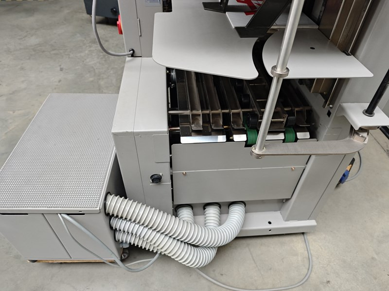 Horizon VAC-60Ha | 2006 - Máquina de impresión: foto 4 Horizon VAC-60Ha | 2006 - Máquina de impresión: foto 4