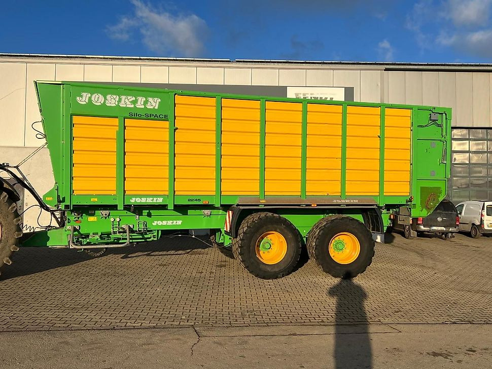 J.Reiff Sarl
Herr Stefan Neukirch - 77 Z.I in den - Remolque agrícola: foto 1 J.Reiff Sarl
Herr Stefan Neukirch - 77 Z.I in den - Remolque agrícola: foto 1