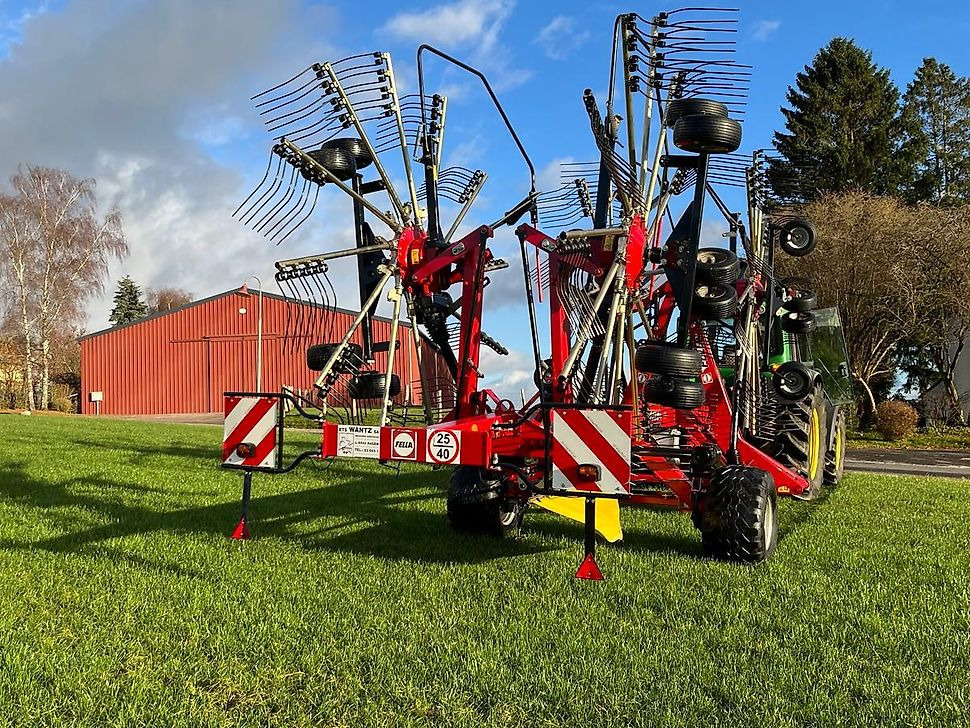 J.Reiff Sarl
Herr Stefan Neukirch - 77 Z.I in den - Henificadora: foto 3 J.Reiff Sarl
Herr Stefan Neukirch - 77 Z.I in den - Henificadora: foto 3