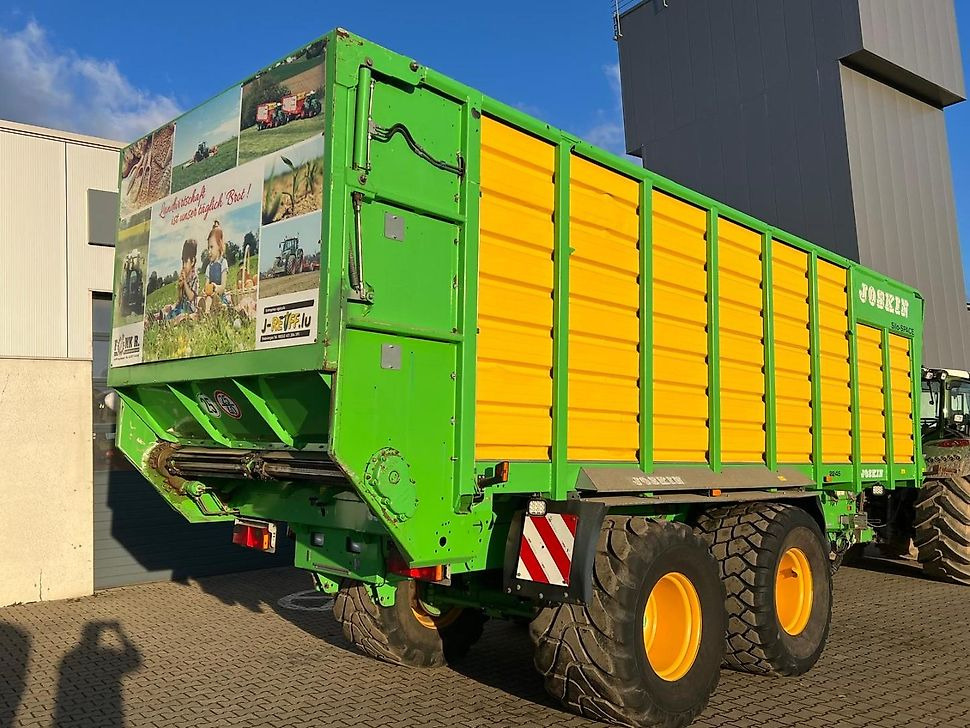 J.Reiff Sarl
Herr Stefan Neukirch - 77 Z.I in den - Remolque agrícola: foto 5 J.Reiff Sarl
Herr Stefan Neukirch - 77 Z.I in den - Remolque agrícola: foto 5