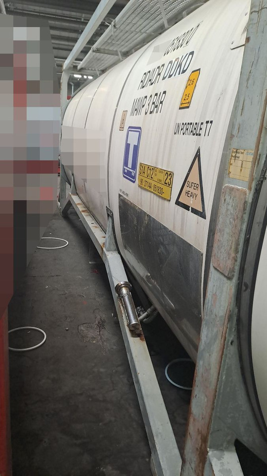 31.000 Liter V4A ADR bis 6/2026 mehrmals vorha - Contenedor cisterna: foto 2 31.000 Liter V4A ADR bis 6/2026 mehrmals vorha - Contenedor cisterna: foto 2