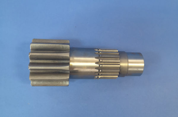 010210A / 1903124703 Wałek silnika obrotu Takeuchi TB016 - Reductor de giro para Maquinaria de construcción: foto 2 010210A / 1903124703 Wałek silnika obrotu Takeuchi TB016 - Reductor de giro para Maquinaria de construcción: foto 2