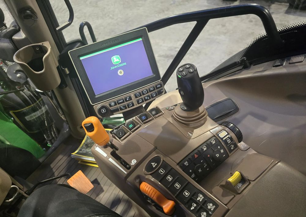 John Deere 6145 R - Tractor: foto 5 John Deere 6145 R - Tractor: foto 5