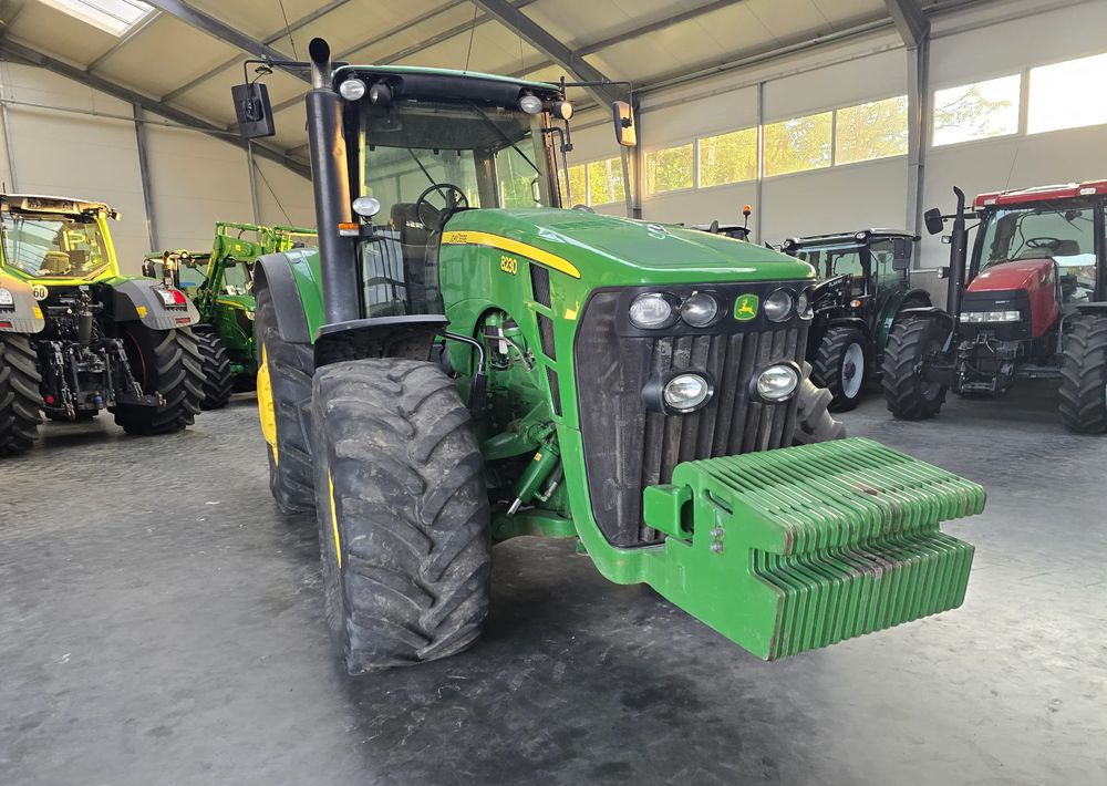 John Deere 8230 - Tractor: foto 3 John Deere 8230 - Tractor: foto 3
