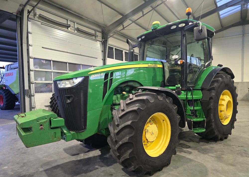 John Deere 8260R - Tractor: foto 1 John Deere 8260R - Tractor: foto 1
