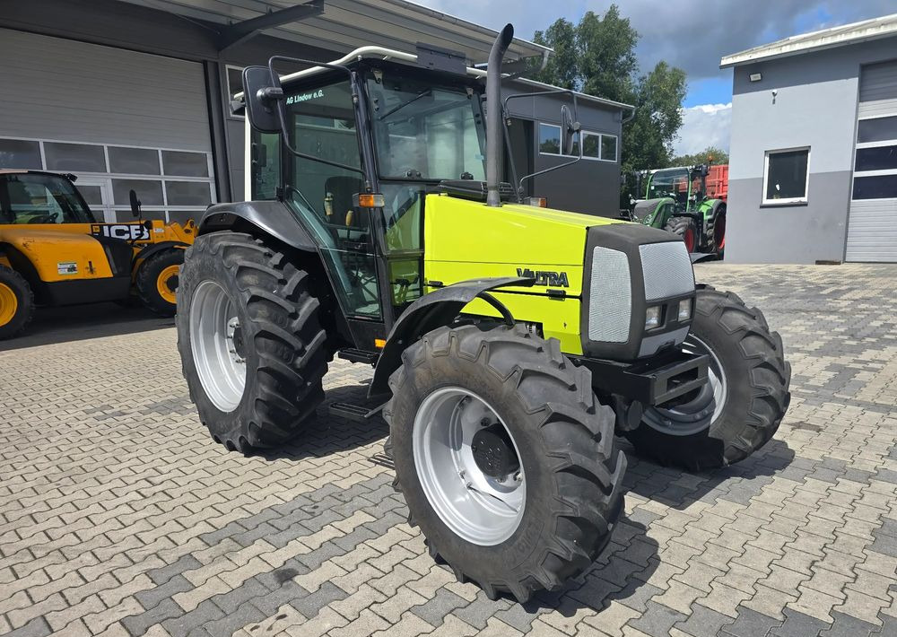 Valtra 800 - Tractor: foto 1 Valtra 800 - Tractor: foto 1