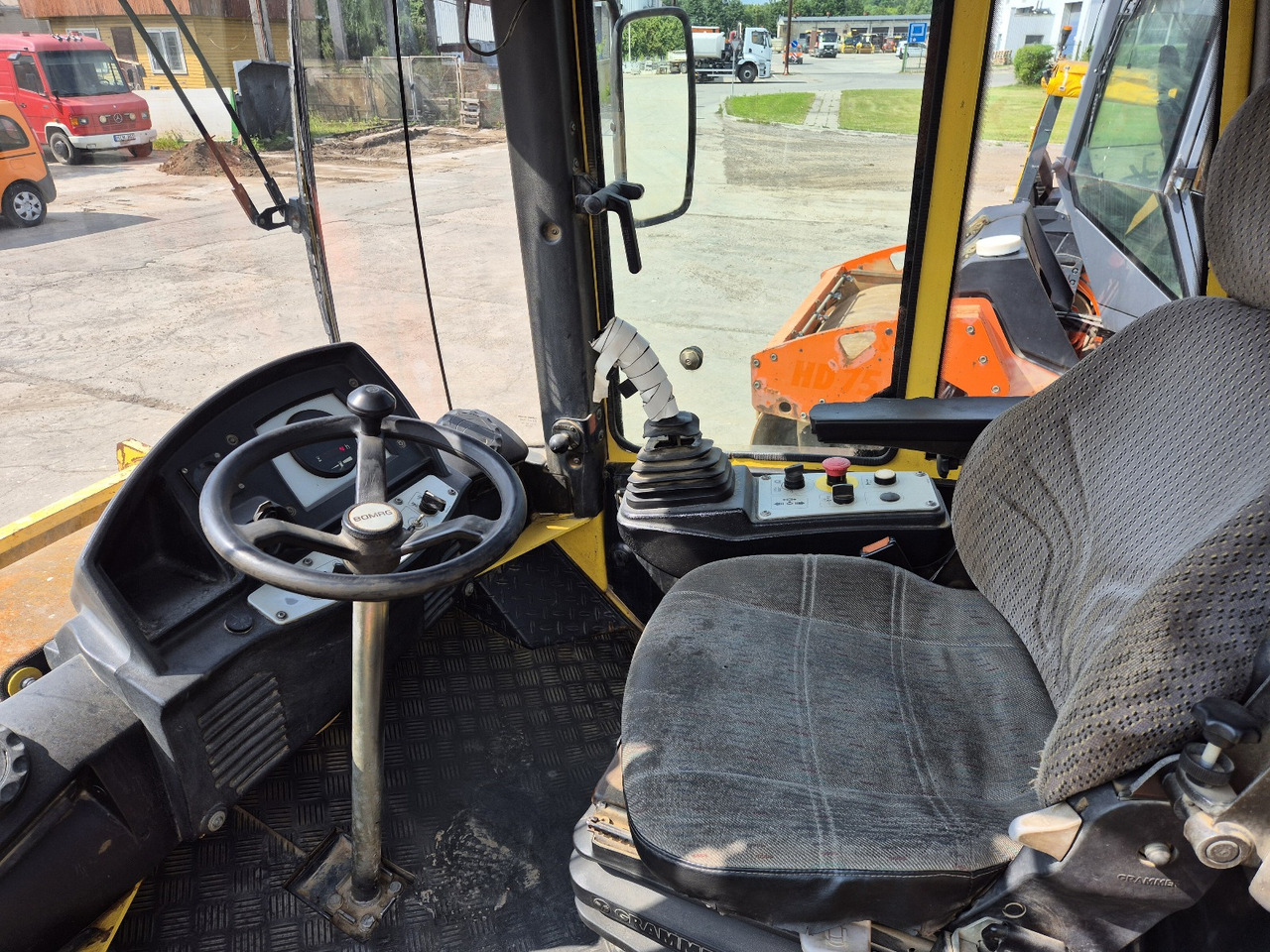 BOMAG BW211 D-4 - Compactador: foto 5 BOMAG BW211 D-4 - Compactador: foto 5