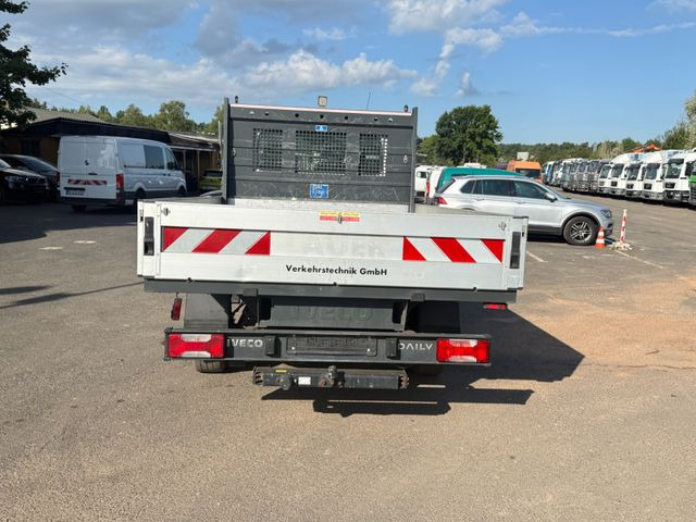 Iveco Daily 35 S 12 - Caja abierta furgoneta: foto 4 Iveco Daily 35 S 12 - Caja abierta furgoneta: foto 4