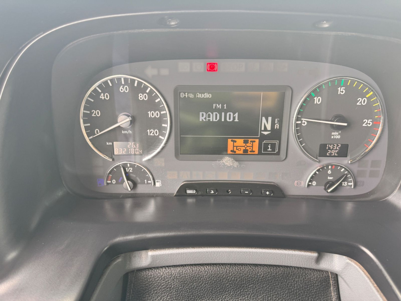 Camión cisterna Mercedes-Benz Actros 2541 Tankwagen: foto 13