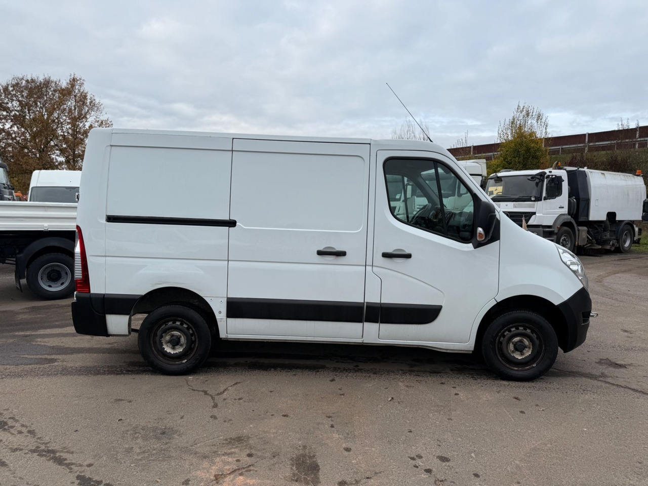 Renault Master III Kasten Ecoline DEFEKT!! - Furgoneta pequeña: foto 3 Renault Master III Kasten Ecoline DEFEKT!! - Furgoneta pequeña: foto 3