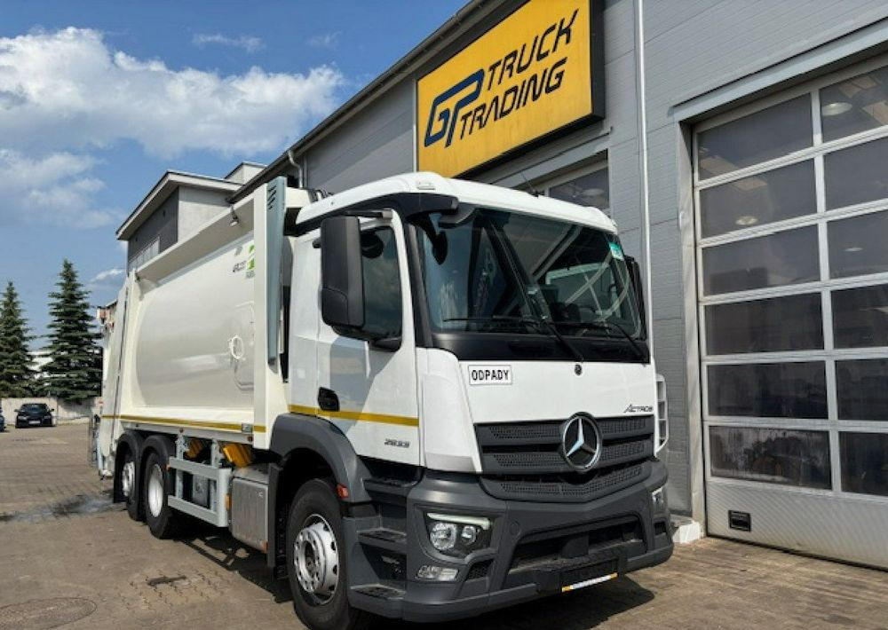 Mercedes-Benz Actros - Camión de basura: foto 3 Mercedes-Benz Actros - Camión de basura: foto 3