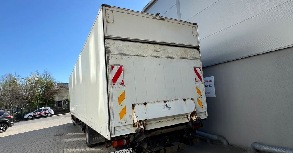 MAN TGL 12.250 4x2BL - Camión caja cerrada: foto 4 MAN TGL 12.250 4x2BL - Camión caja cerrada: foto 4