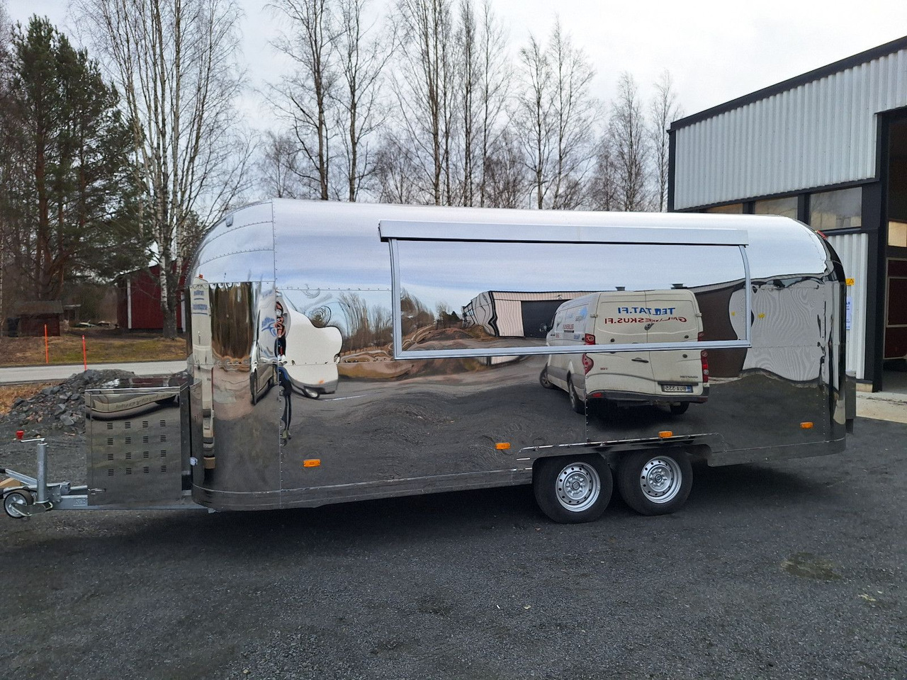 Esselmann Delistar American 6000 ähn. Airstream - Remolque venta ambulante: foto 3 Esselmann Delistar American 6000 ähn. Airstream - Remolque venta ambulante: foto 3
