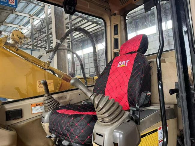 CAT 320BL - Excavadora de cadenas: foto 2 CAT 320BL - Excavadora de cadenas: foto 2