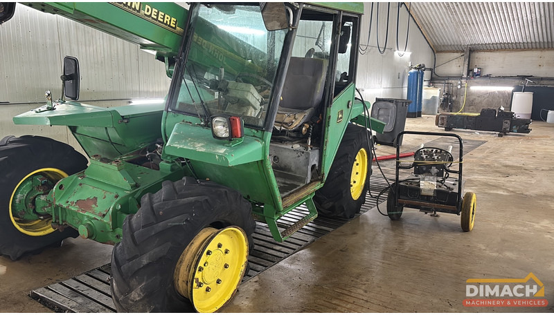 John Deere 4400 John Deere 4400 verreiker met motorproblemen! loopt niet. - Manipulador telescópico: foto 3 John Deere 4400 John Deere 4400 verreiker met motorproblemen! loopt niet. - Manipulador telescópico: foto 3
