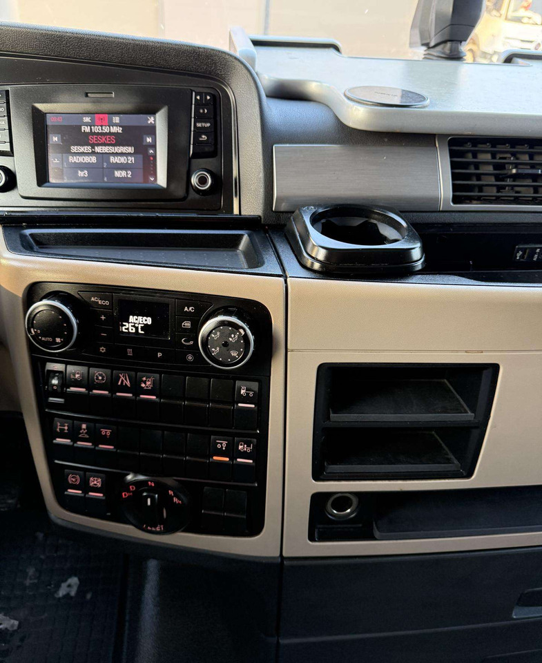 Camión portavehículos MAN TGX 26.420: foto 10 Camión portavehículos MAN TGX 26.420: foto 10