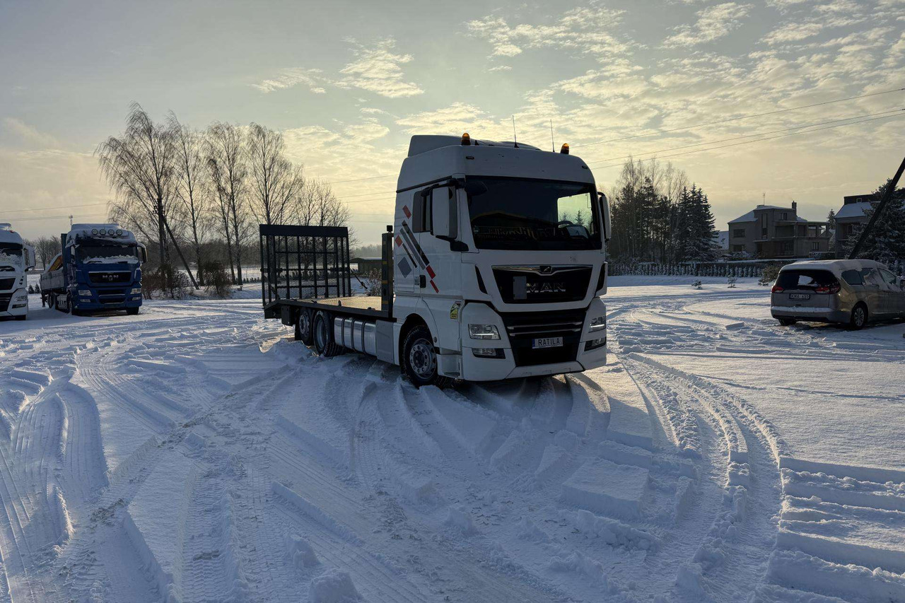 MAN TGX 26.420 - Camión portavehículos: foto 2 MAN TGX 26.420 - Camión portavehículos: foto 2