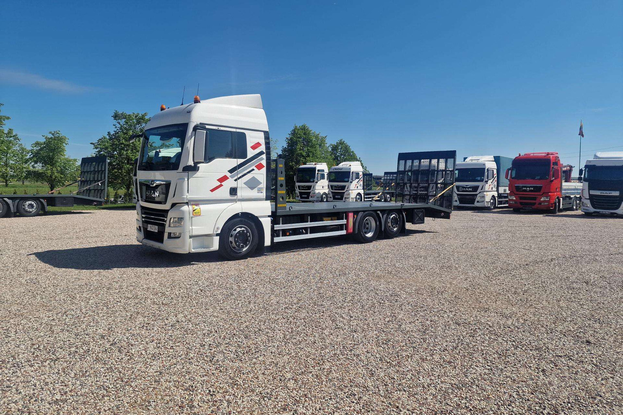 MAN TGX 26.420 - Grua de remolque autos: foto 1 MAN TGX 26.420 - Grua de remolque autos: foto 1