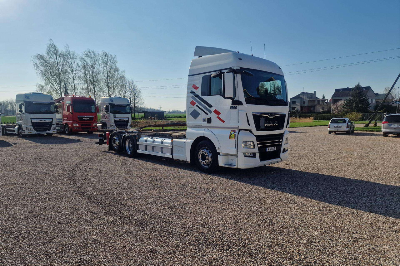 MAN TGX 26.430 - Camión portacontenedore/ Intercambiable: foto 2 MAN TGX 26.430 - Camión portacontenedore/ Intercambiable: foto 2