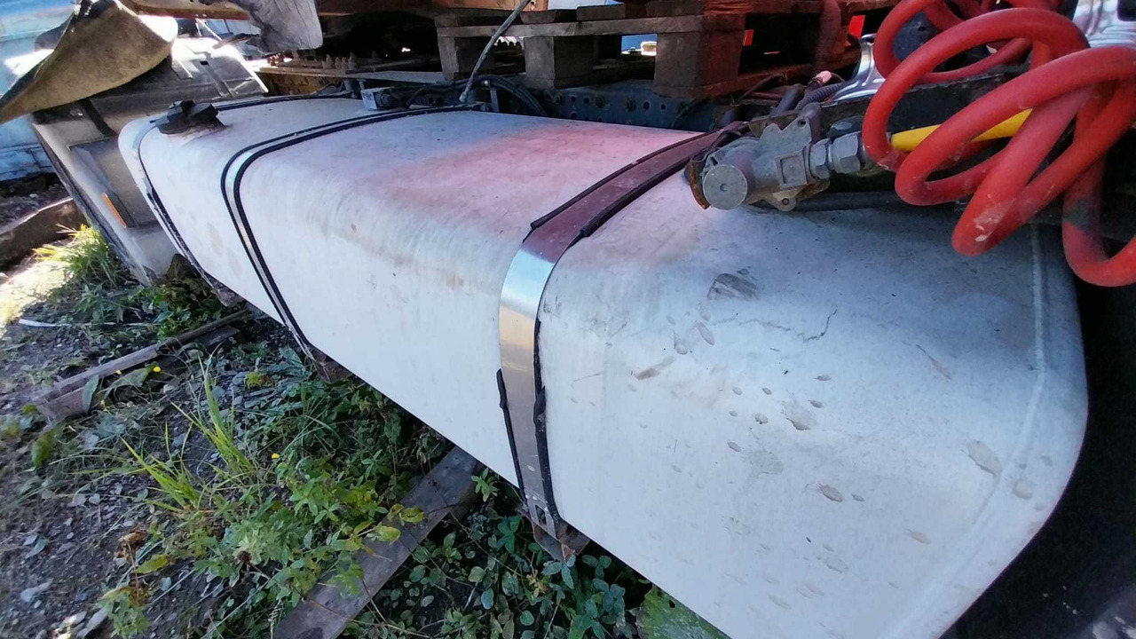 Zbiornik paliwowa bak IVECO STRALIS hiway mega e5 aluminiowy 570/600 - Depósito de combustible para Camión: foto 2 Zbiornik paliwowa bak IVECO STRALIS hiway mega e5 aluminiowy 570/600 - Depósito de combustible para Camión: foto 2