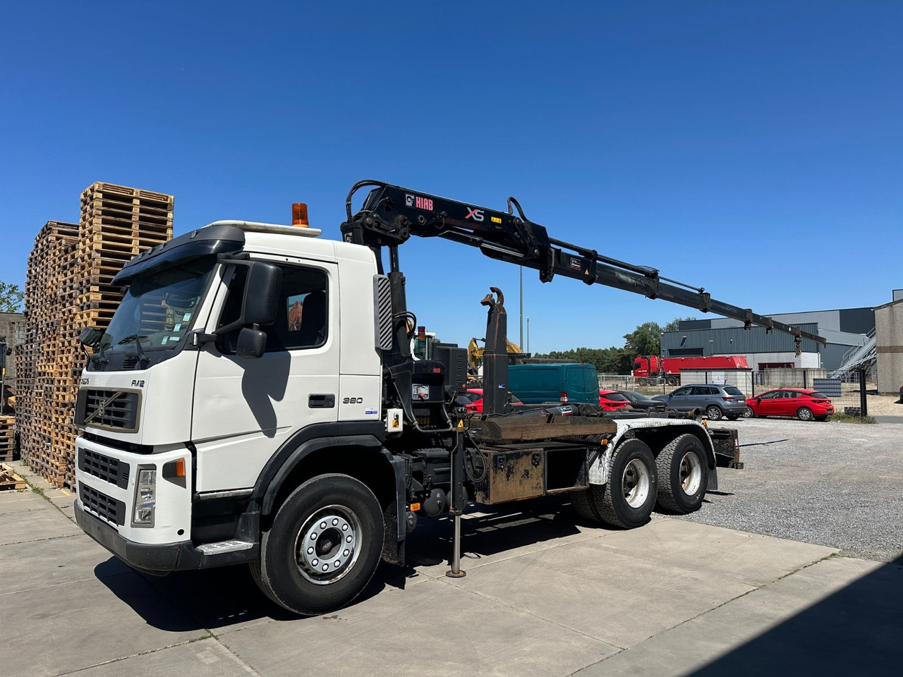 Volvo FM12 380 Hiab 144E-3 - Camión multibasculante: foto 1 Volvo FM12 380 Hiab 144E-3 - Camión multibasculante: foto 1