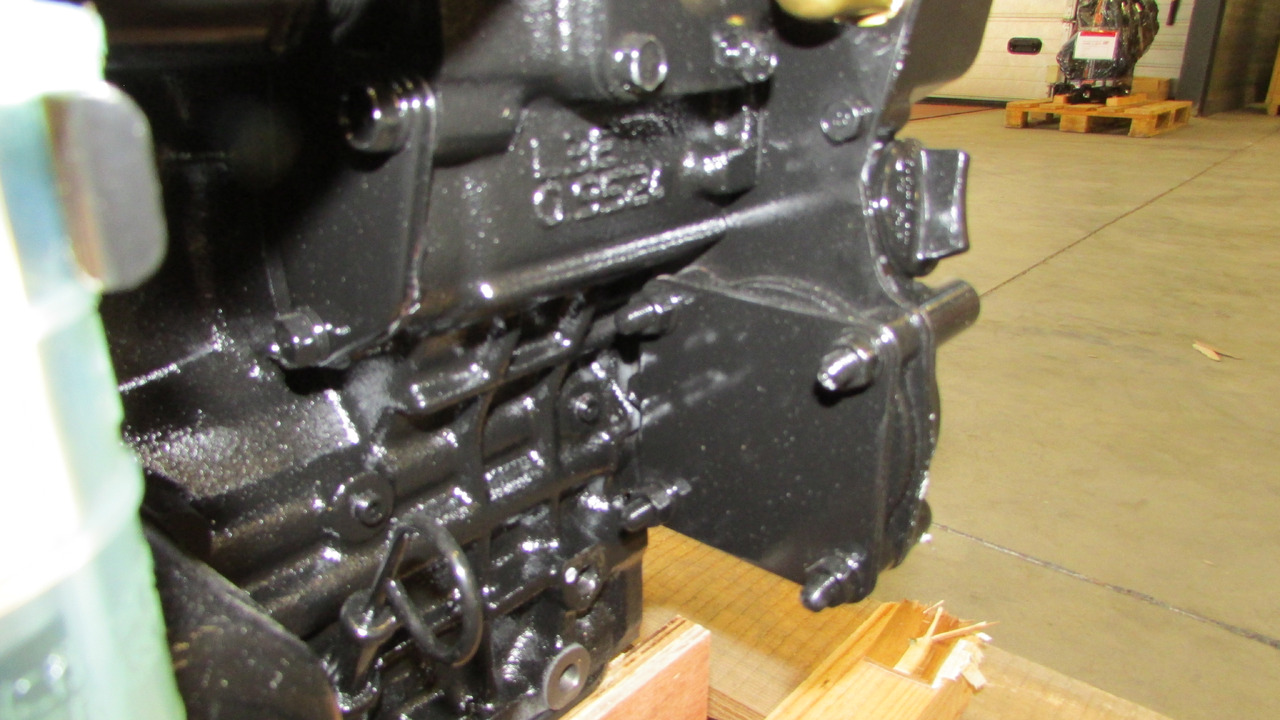 Mitsubishi New engine L3E-Z564SPH stage 5 + PTO - Motor para Excavadora: foto 5 Mitsubishi New engine L3E-Z564SPH stage 5 + PTO - Motor para Excavadora: foto 5