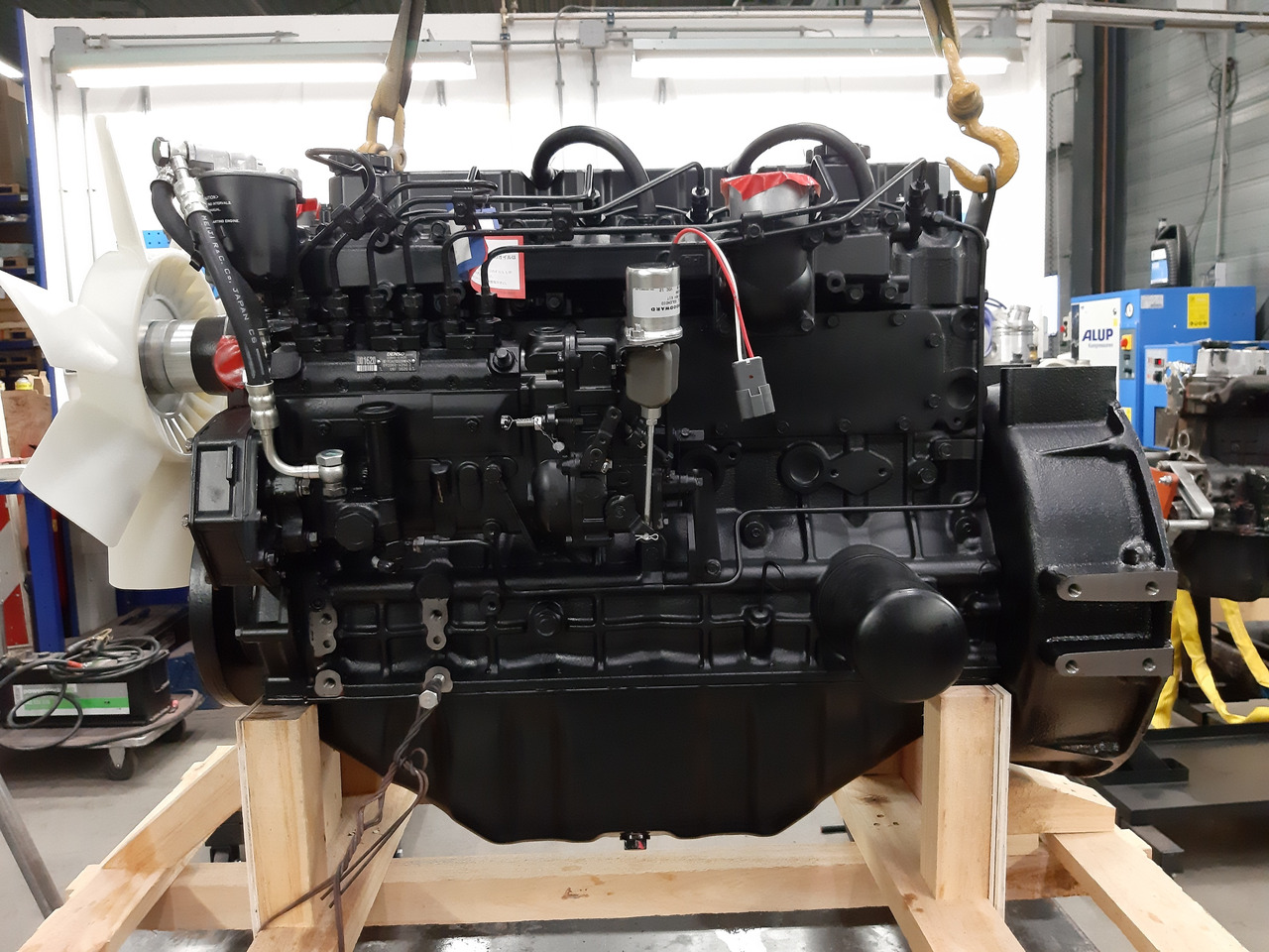 Mitsubishi New engine S6S 70Kw @ 2500 rpm - Motor para Excavadora: foto 1 Mitsubishi New engine S6S 70Kw @ 2500 rpm - Motor para Excavadora: foto 1