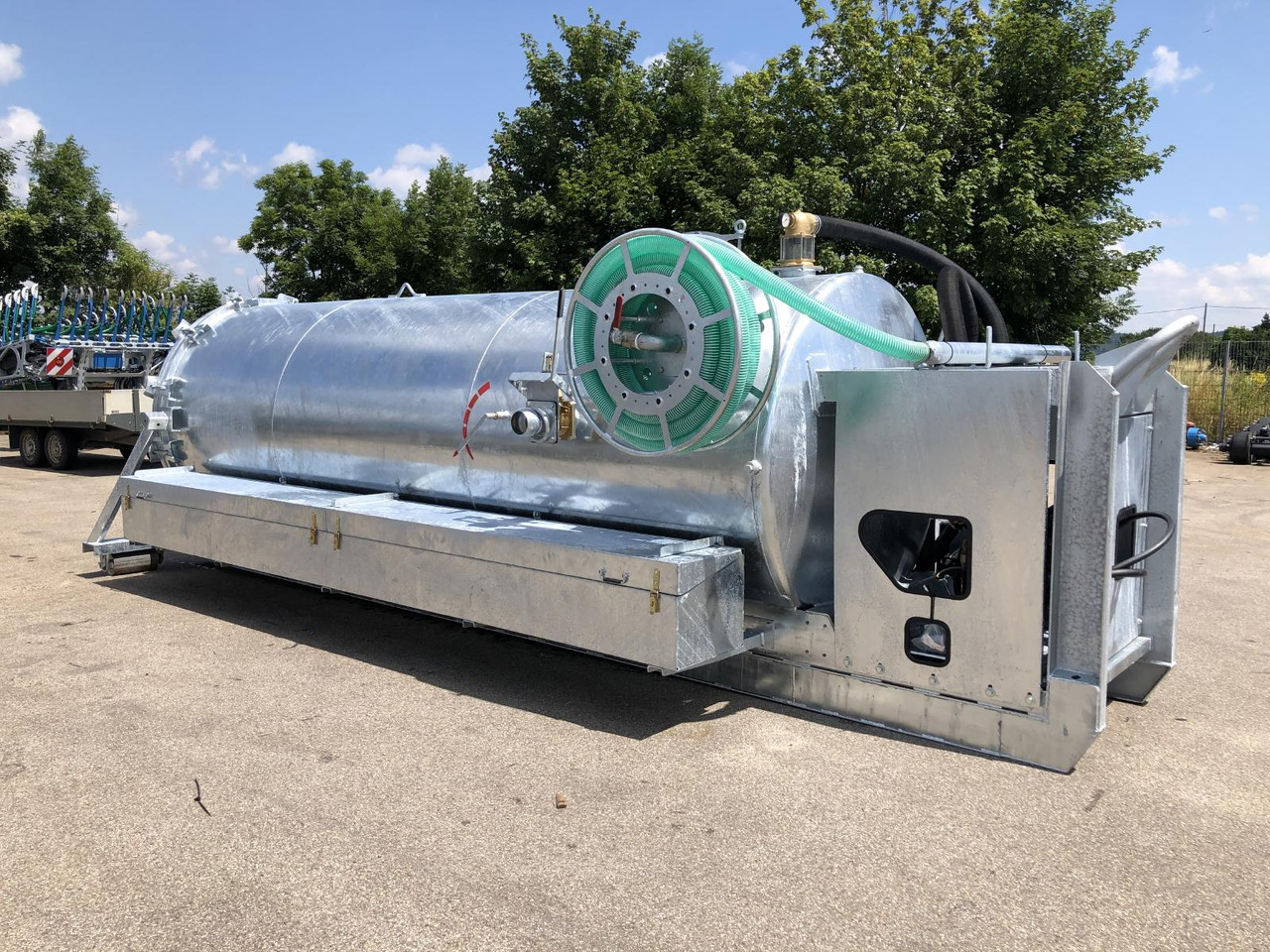 S-Vac 8.5m³ Saugfass Druckfass Vacuum suction systems are are fully integrated at the HDD jobsite from today. - Perforadora: foto 2 S-Vac 8.5m³ Saugfass Druckfass Vacuum suction systems are are fully integrated at the HDD jobsite from today. - Perforadora: foto 2