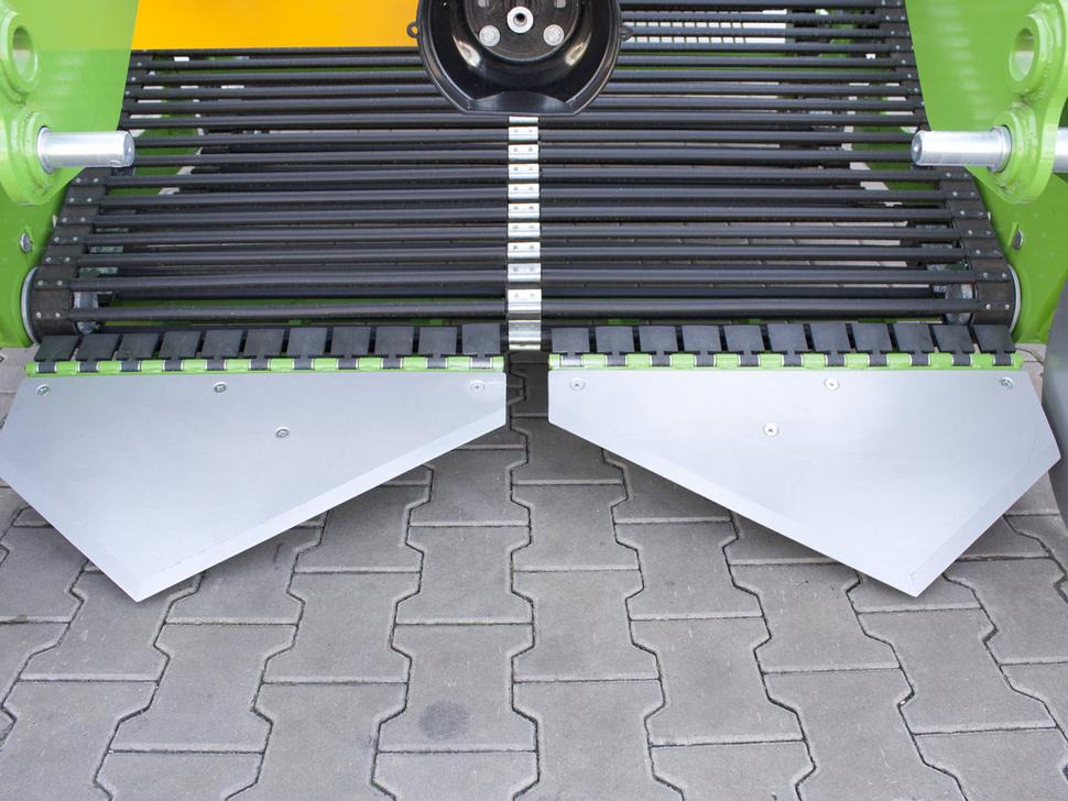 Arrancadora de patatas nuevo Bomet Siebkettenroder / Potato digger / Arracheuse de pomme de terre / Scavapatate / Cavador de patatas / 2-рядная картофелекопалка / Kopaczka do ziemniaków: foto 11 Arrancadora de patatas nuevo Bomet Siebkettenroder / Potato digger / Arracheuse de pomme de terre / Scavapatate / Cavador de patatas / 2-рядная картофелекопалка / Kopaczka do ziemniaków: foto 11