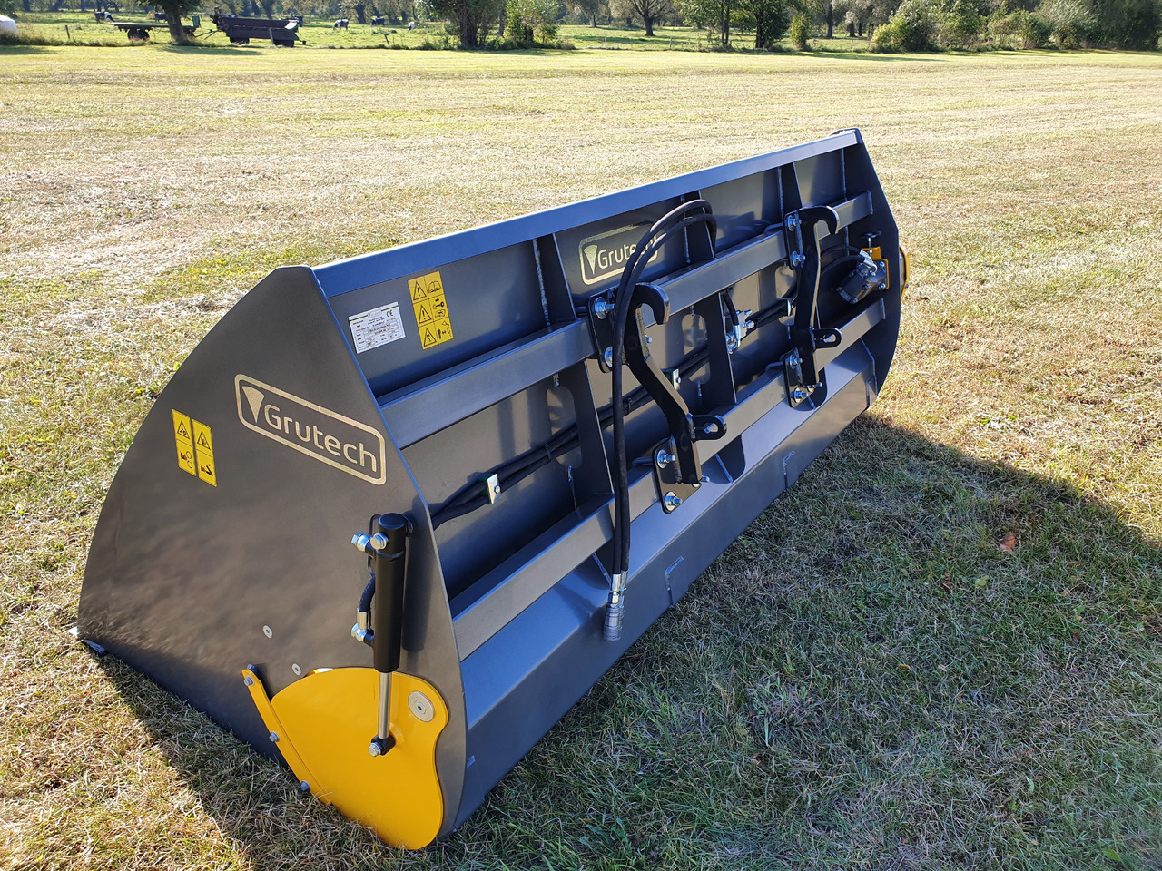 Grutech Futterverteiler / Bucket with screw / Godet avec vis / Cazo con sinfín / Benna con coclea / Ковш со шнеком / Łyżka ze ślimakiem 1,6 m - Cazo cargador para Maquinaria agrícola: foto 5 Grutech Futterverteiler / Bucket with screw / Godet avec vis / Cazo con sinfín / Benna con coclea / Ковш со шнеком / Łyżka ze ślimakiem 1,6 m - Cazo cargador para Maquinaria agrícola: foto 5