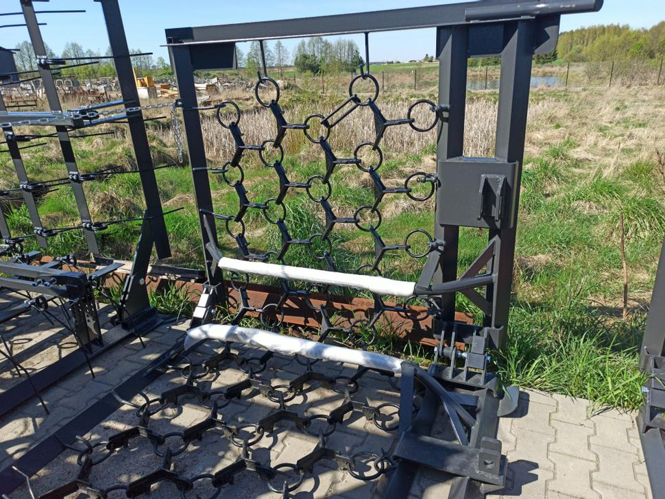 METAL-TECHNIK Wiesenegge / Meadow harrow / Herse de prairie / Strigliatrice / Полевая волокуша / Włóka łąkowa 8 m - Rastra de cadenas: foto 4 METAL-TECHNIK Wiesenegge / Meadow harrow / Herse de prairie / Strigliatrice / Полевая волокуша / Włóka łąkowa 8 m - Rastra de cadenas: foto 4