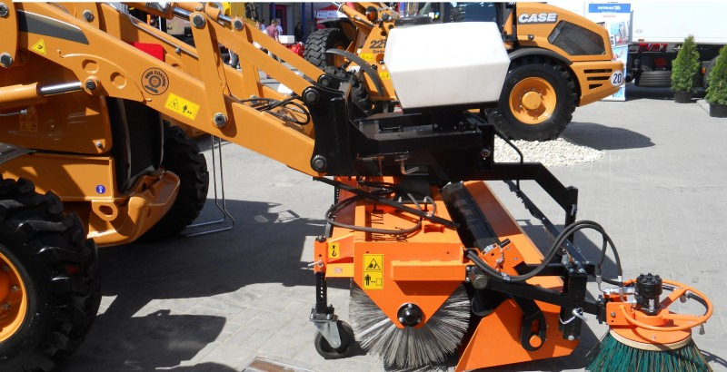PRONAR Kehrmaschine / Sweeper / Balayeuse / Barredora / Spazzatrice / Подметальная машина / Zamiatarka 1,6 m - Barredora cucharón para Maquinaria agrícola: foto 1 PRONAR Kehrmaschine / Sweeper / Balayeuse / Barredora / Spazzatrice / Подметальная машина / Zamiatarka 1,6 m - Barredora cucharón para Maquinaria agrícola: foto 1