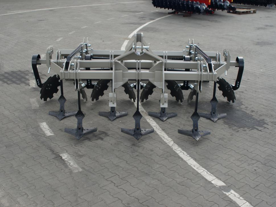 ROLEX Flügelschargrubber / Stubble cultivator / Dechaumeur à dents / Aratri stoppiatori / Стерневой культиватор / Agregat podorywkowy 3 m - Cultivador: foto 4 ROLEX Flügelschargrubber / Stubble cultivator / Dechaumeur à dents / Aratri stoppiatori / Стерневой культиватор / Agregat podorywkowy 3 m - Cultivador: foto 4